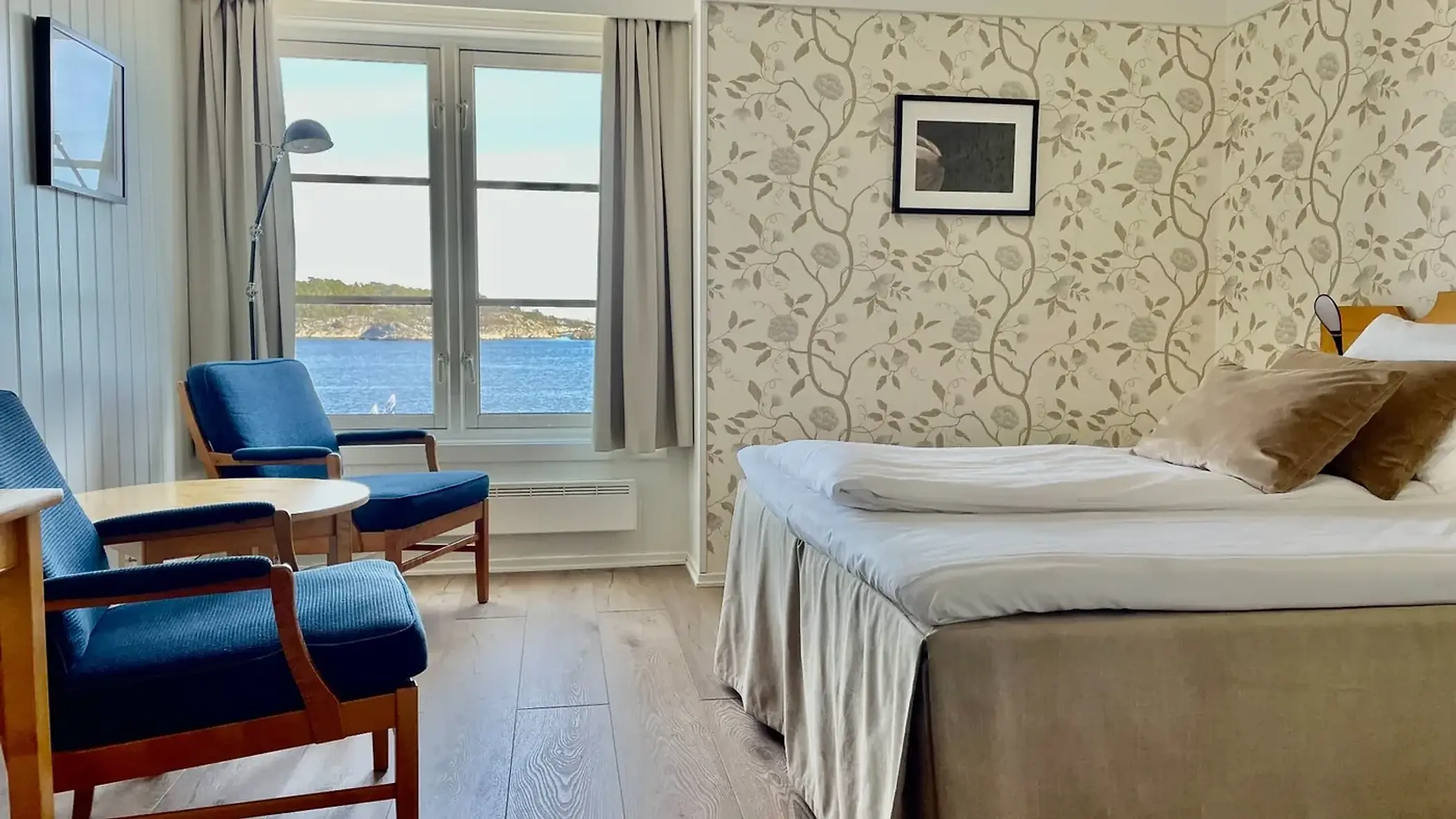 Dobbeltrom med havutsikt mot sjøen i Risør
