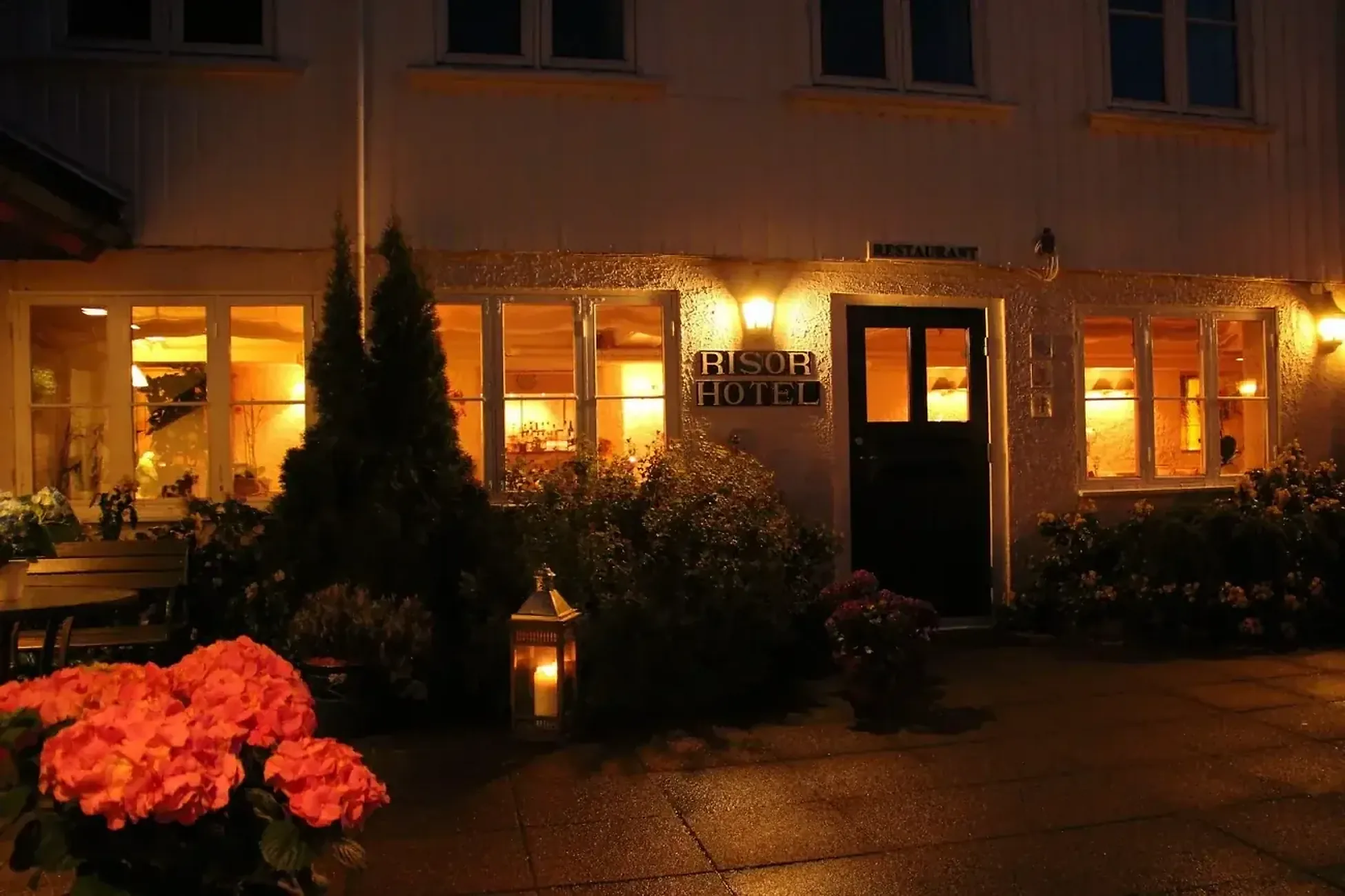 Risør Hotel ved havnen i den hvite trehusbyen