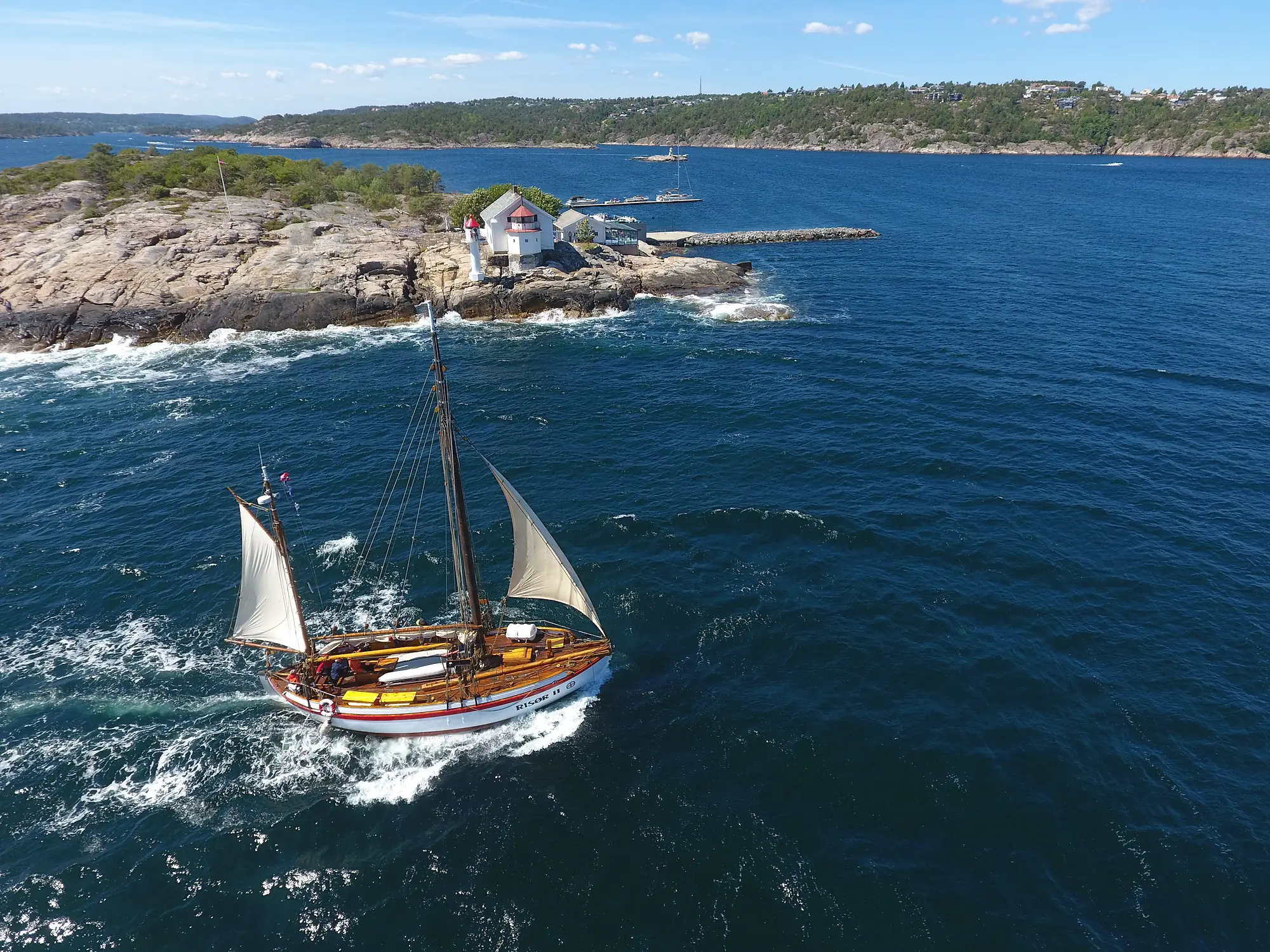 Stangholmen Fyr på en holme i skjærgården utenfor Risør